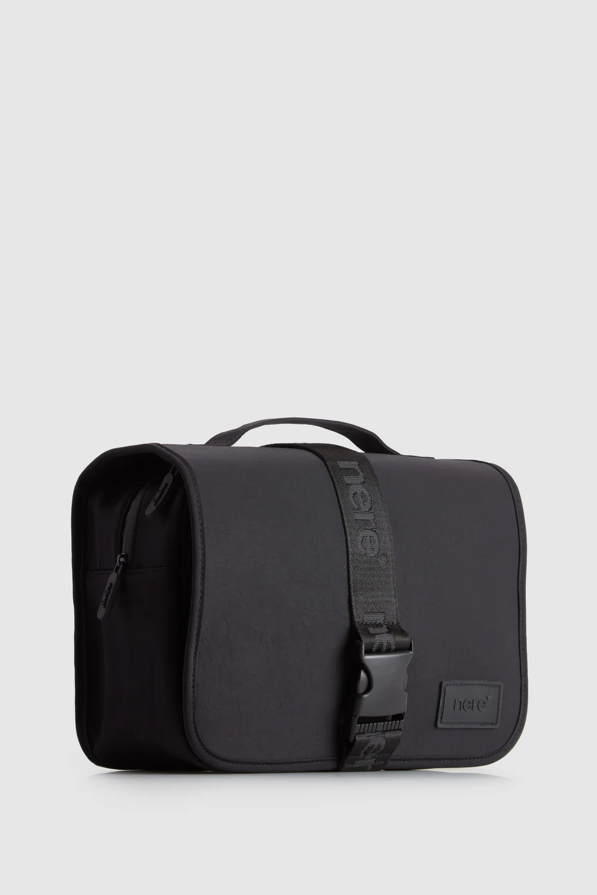 Bondi Hanging Toiletry Case - Image 3